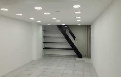 Imagem 3: Jardim Botânico, loja frente rua com mezanino, banheiro e garagem