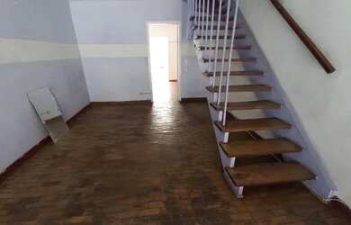 Imagem: A casa possui 3 Dormitórios, 3 Banheiros, 1 Vaga na garagem