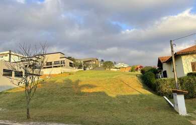 Imagem: O terreno possui 810m² de Área e está localizado em Atibaia