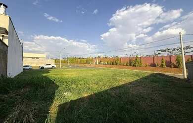 Imagem: O terreno possui 415m² de Área, Imóvel novo e está localizado