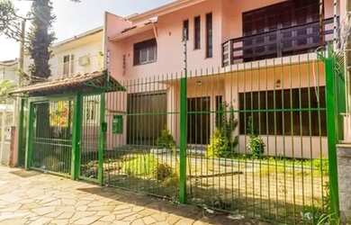 Imagem: Casa à venda em Partenon com 381 m², 5 quartos, 1 suíte