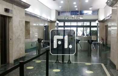 Imagem: O depósito possui 5 Vagas na garagem, 337m² de Área e está