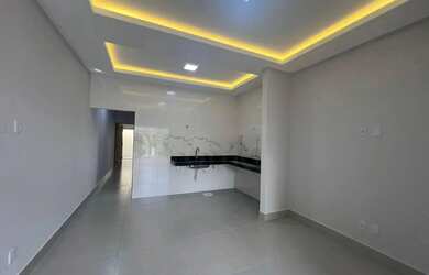 Imagem: A casa possui 2 Dormitórios, 1 Banheiro, 1 Vaga na garagem