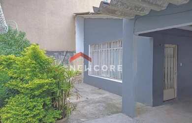 Imagem: A casa possui 3 Dormitórios, 2 Banheiros, 4 Vagas na garagem