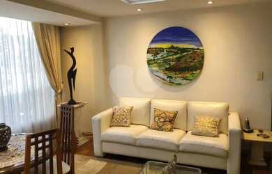 Imagem: O apartamento possui 4 Dormitórios, 4 Banheiros, 2 Vagas na