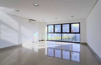 Imagem: O depósito possui 1 Vaga na garagem, 47m² de Área e está