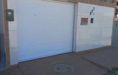 Imagem: A casa possui 3 Dormitórios, 3 Banheiros, 2 Vagas na garagem