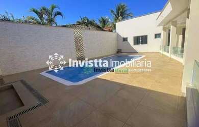 Imagem: A casa possui 3 Dormitórios, 4 Banheiros, 2 Vagas na garagem