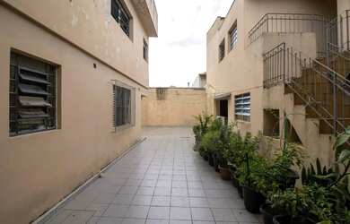 Imagem: O depósito possui 5 Vagas na garagem, 581m² de Área e está