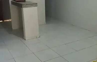 Imagem: A casa possui 2 Dormitórios, 2 Banheiros, 1 Vaga na garagem