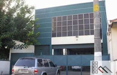 Imagem: O depósito possui 5 Vagas na garagem e 870m² de Área e está