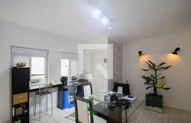 Imagem: A casa possui 4 Dormitórios, 4 Banheiros, 4 Vagas na garagem