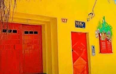 Imagem: A casa possui 5 Dormitórios, 4 Banheiros, 396m² de Área e