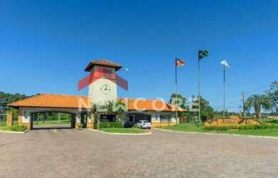 Imagem: A casa em condomínio possui 5 Dormitórios, 5 Banheiros, 4