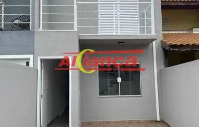 Imagem: A casa possui 3 Dormitórios, 3 Banheiros, 1 Vaga na garagem