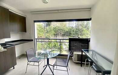 Imagem: O apartamento possui 1 Dormitório, 1 Banheiro, 1 Vaga na garagem