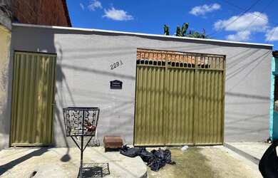 Imagem: A casa possui 1 Dormitório, 1 Banheiro e está localizado