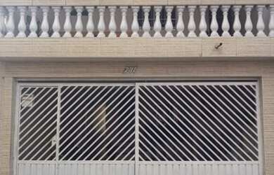 Imagem: A casa possui 5 Dormitórios, 3 Banheiros, 2 Vagas na garagem