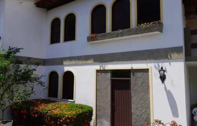 Imagem: A casa em condomínio possui 3 Dormitórios, 2 Banheiros, 2