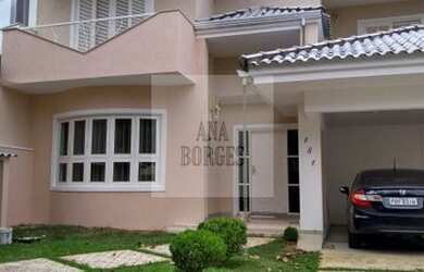 Imagem: A casa possui 3 Dormitórios, 4 Banheiros, 4 Vagas na garagem