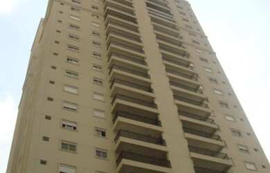 Imagem: O apartamento possui 4 Dormitórios, 1 Banheiro, 2 Vagas na