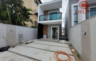 Imagem 1: Orlla Imóveis - Linda casa em Itaipuaçu Jardim Central