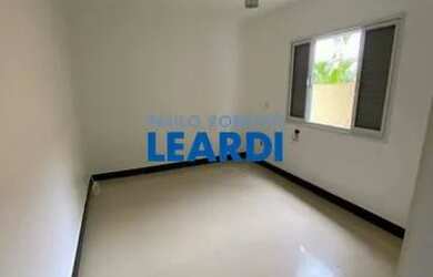 Imagem: A casa em condomínio possui 4 Dormitórios, 5 Banheiros, 2