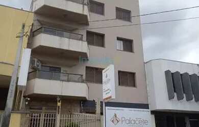 Imagem: O apartamento possui 3 Dormitórios, 1 Banheiro, 1 Vaga na garagem