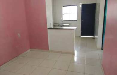 Imagem: A casa possui 2 Dormitórios, 1 Banheiro, 3 Vagas na garagem