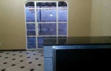 Imagem: A casa possui 4 Dormitórios, 4 Banheiros, 5 Vagas na garagem