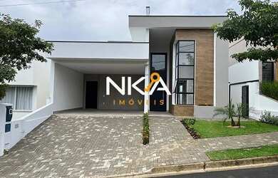 Imagem: A casa em condomínio possui 3 Dormitórios, 4 Banheiros, 2