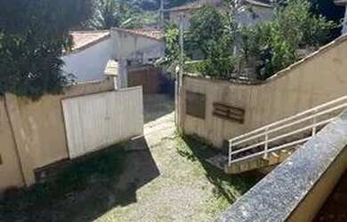 Imagem: A casa possui 1 Dormitório, 1 Banheiro, 1 Vaga na garagem