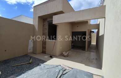 Imagem: A casa possui 2 Dormitórios, 1 Banheiro, 1 Vaga na garagem