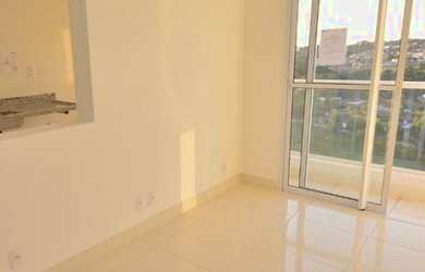 Imagem: O apartamento possui 2 Dormitórios, 1 Banheiro, 2 Vagas na