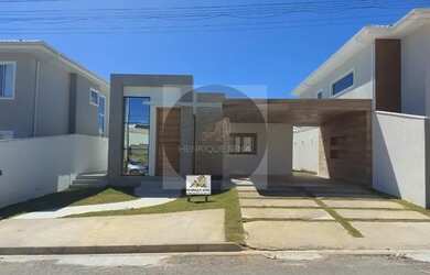 Imagem: A casa possui 4 Dormitórios, 1 Banheiro, 5 Vagas na garagem