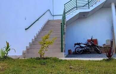 Imagem: A casa possui 2 Dormitórios, 5 Banheiros, 180m² de Área e