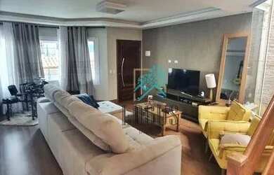 Imagem: A casa possui 3 Dormitórios, 4 Banheiros, 5 Vagas na garagem