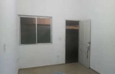 Imagem: A casa possui 2 Dormitórios, 1 Banheiro e está localizado