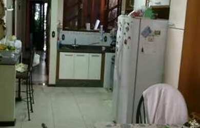 Imagem 6: PORTEIRA fechada Lagomar MACAÉ