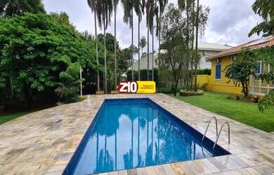 Imagem: A casa em condomínio possui 4 Dormitórios, 2 Banheiros, 5