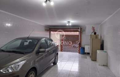 Imagem: A casa possui 3 Dormitórios, 5 Banheiros, 5 Vagas na garagem