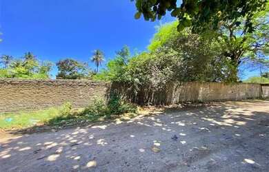 Imagem: O terreno possui 2.100m² de Área e está localizado em Maria