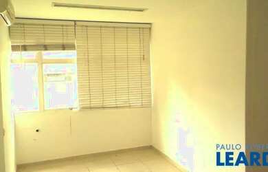 Imagem: O depósito possui 1 Vaga na garagem, 45m² de Área e está