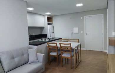 Imagem: O apartamento possui 1 Dormitório, 1 Banheiro, 1 Vaga na garagem