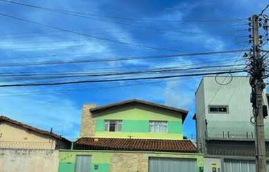 Imagem: A casa possui 4 Dormitórios, 4 Banheiros, 3 Vagas na garagem