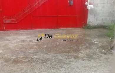 Imagem: A casa possui 2 Dormitórios, 1 Banheiro, 1 Vaga na garagem