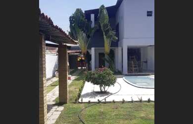 Imagem: A casa possui 5 Dormitórios, 1 Banheiro, 1 Vaga na garagem