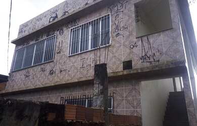 Imagem: A casa possui 2 Dormitórios, 1 Banheiro, 3 Vagas na garagem