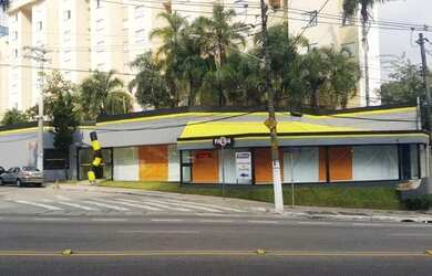 Imagem: O depósito possui 5 Vagas na garagem, 438m² de Área e está