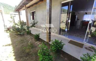 Imagem: A casa possui 2 Dormitórios, 2 Banheiros, 1 Vaga na garagem